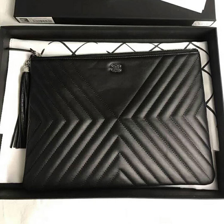 2018 Chanel Clutch Original Lambskin Leather