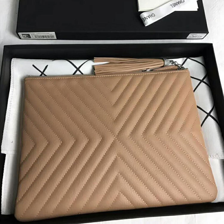 2018 Chanel Clutch Original Lambskin Leather