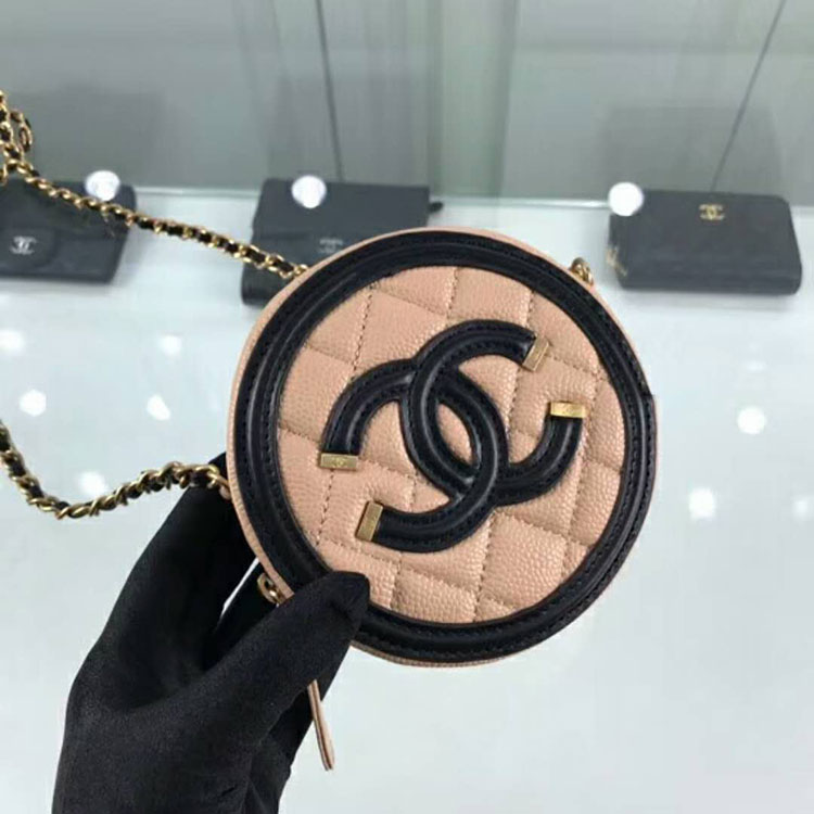 2018 Chanel Clutch with Chain