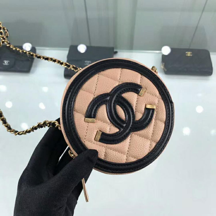 2018 Chanel Clutch with Chain