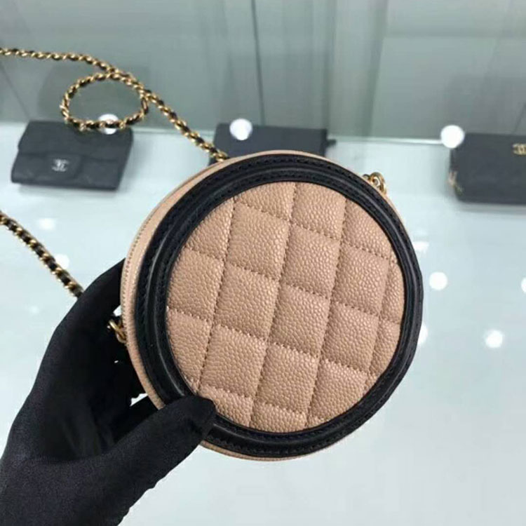 2018 Chanel Clutch with Chain