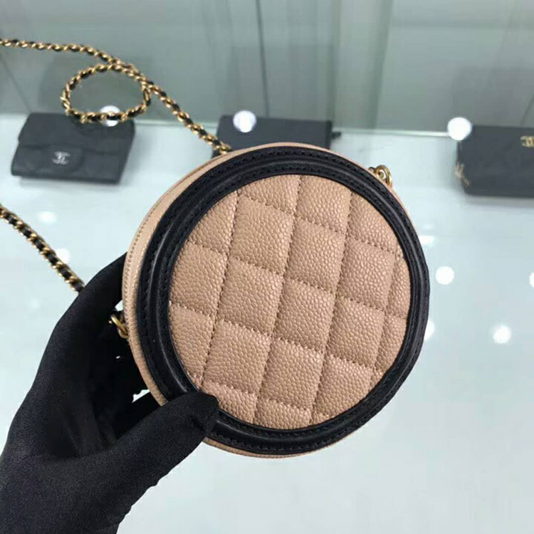 2018 Chanel Clutch with Chain