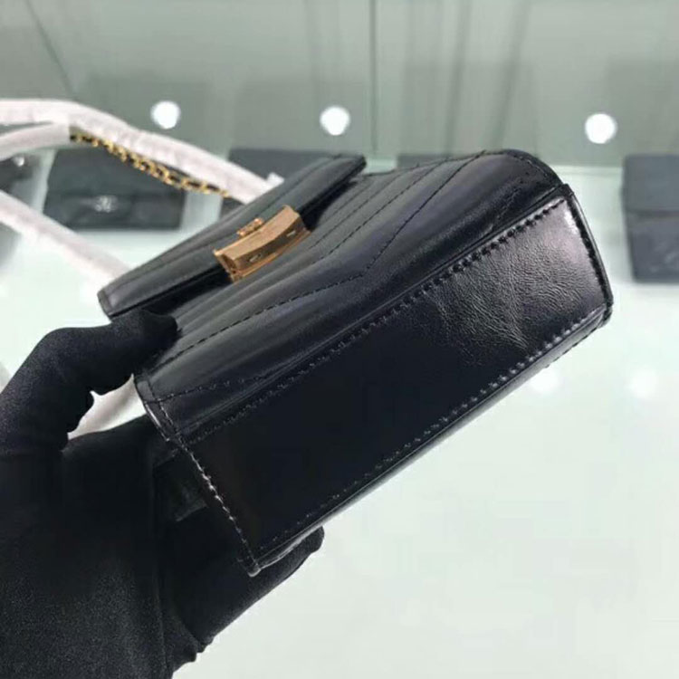 2018 Chanel Clutch with Chain