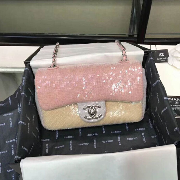 2018 Chanel Flag bag