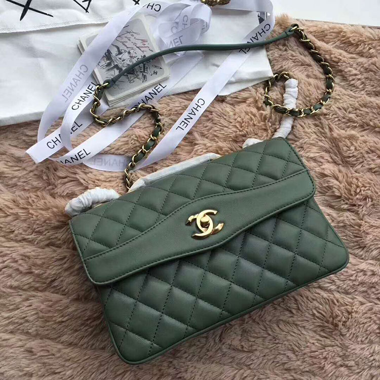 2018 Chanel Flap Bag in Original Lambskin leather