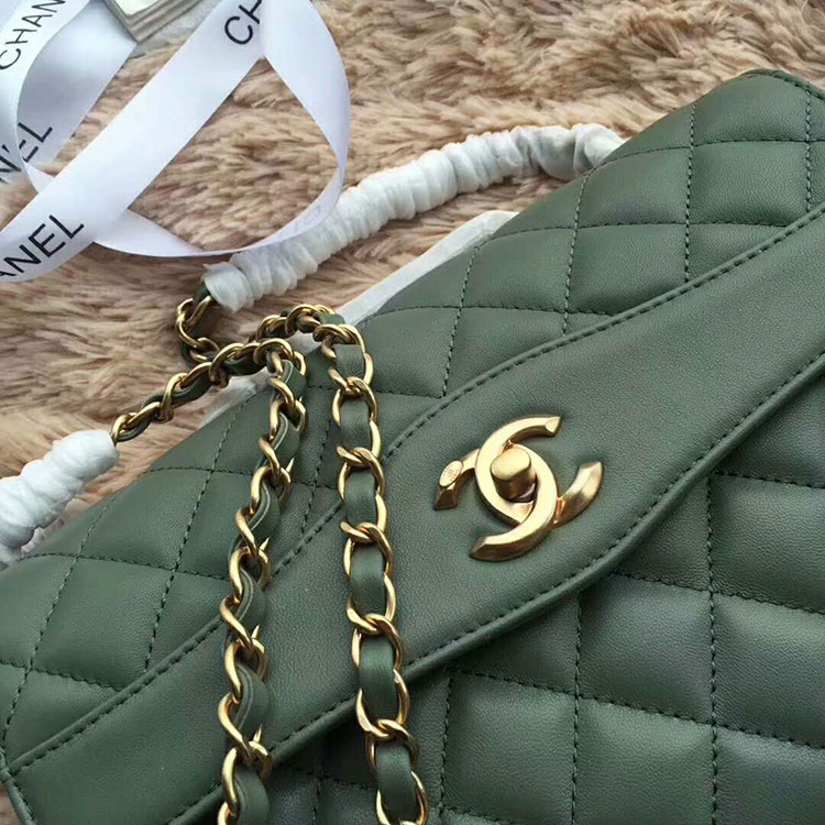 2018 Chanel Flap Bag in Original Lambskin leather