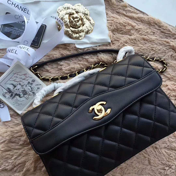 2018 Chanel Flap Bag in Original Lambskin leather