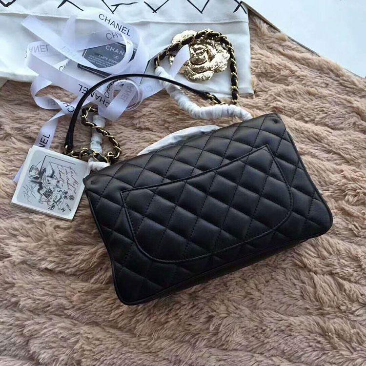 2018 Chanel Flap Bag in Original Lambskin leather