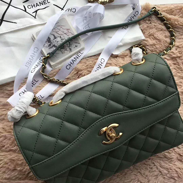 2018 Chanel Flap Bag in Original Lambskin leather