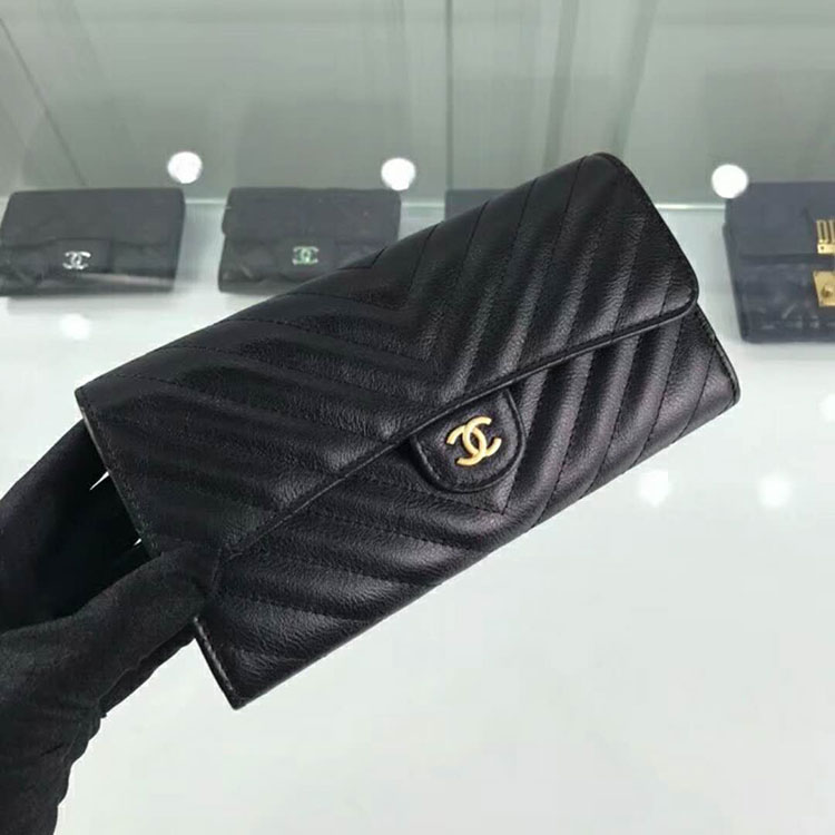 2018 Chanel Matelasse Bi-Fold Wallet