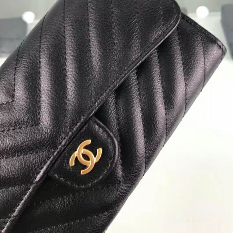 2018 Chanel Matelasse Bi-Fold Wallet