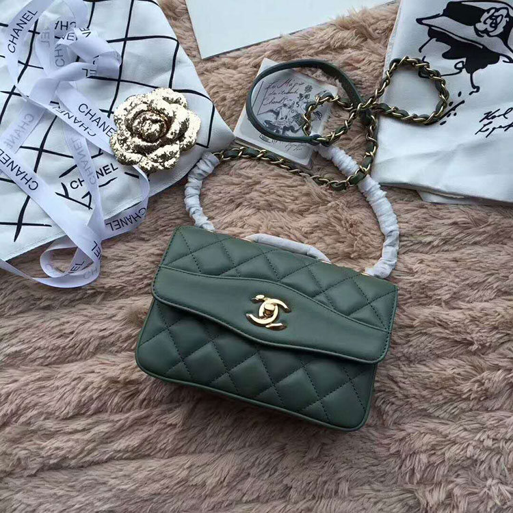 2018 Chanel Mini Flap Bag in Original Lambskin leather