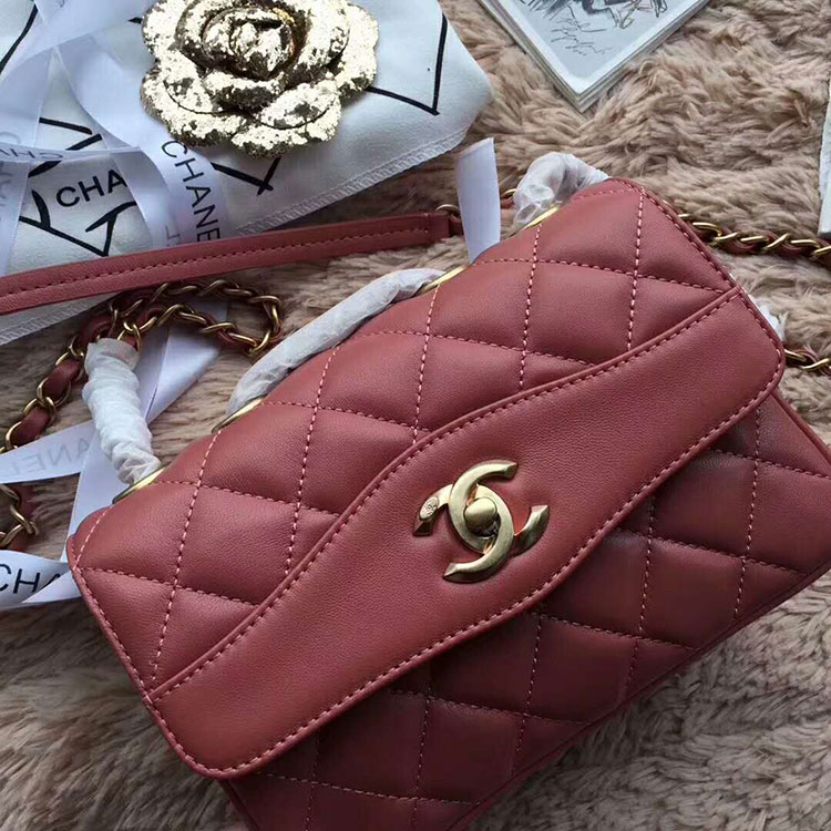 2018 Chanel Mini Flap Bag in Original Lambskin leather