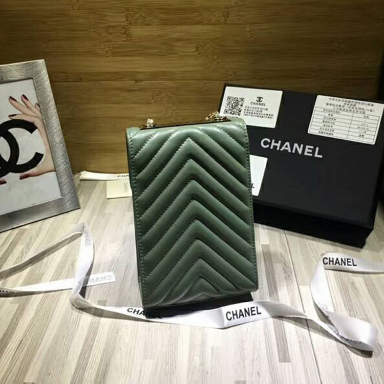 2018 Chanel Mobile phone bag with Chain