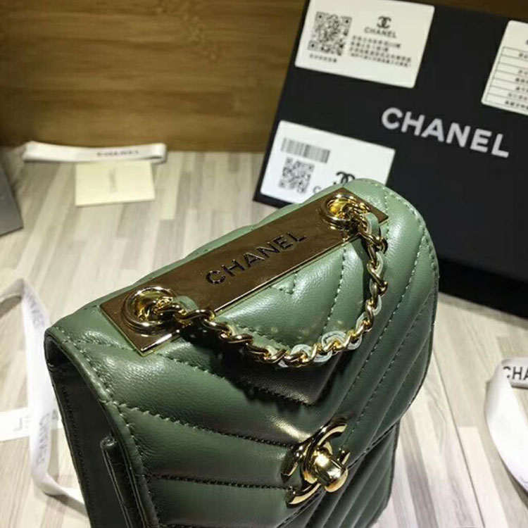 2018 Chanel Mobile phone bag with Chain