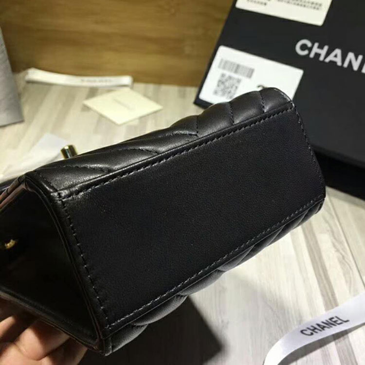 2018 Chanel Mobile phone bag with Chain