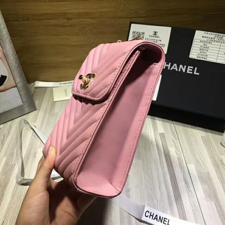 2018 Chanel Mobile phone bag with Chain