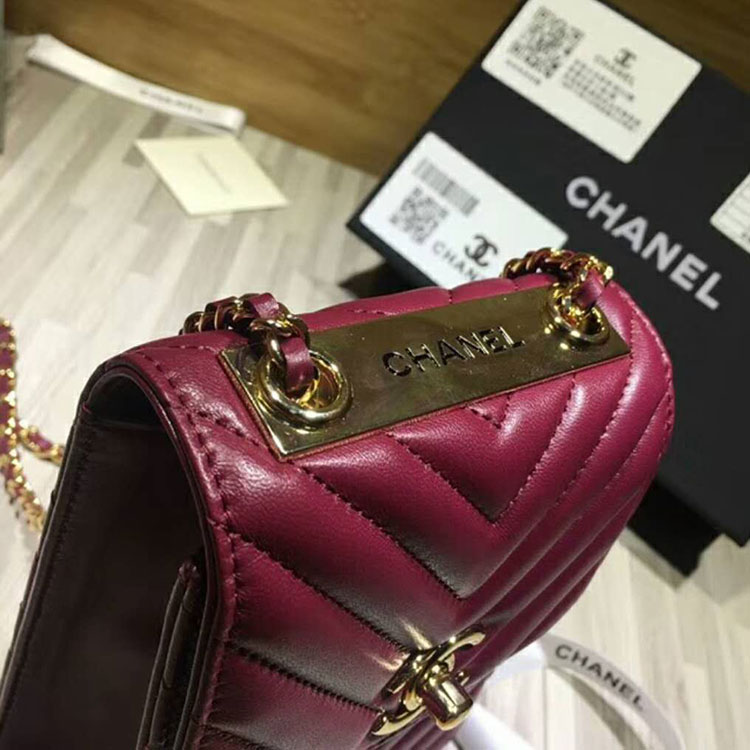 2018 Chanel Mobile phone bag with Chain