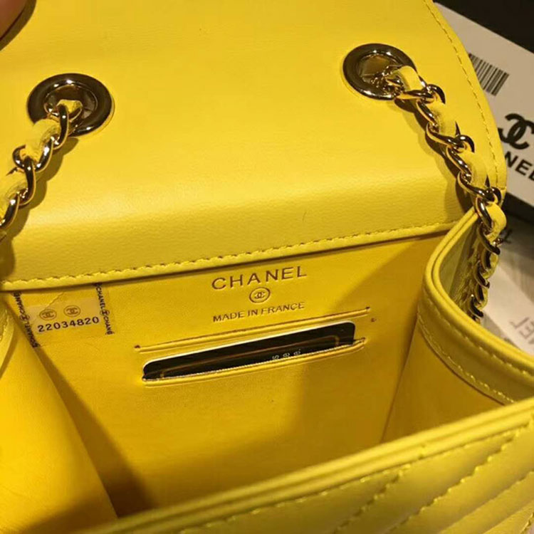 2018 Chanel Mobile phone bag with Chain