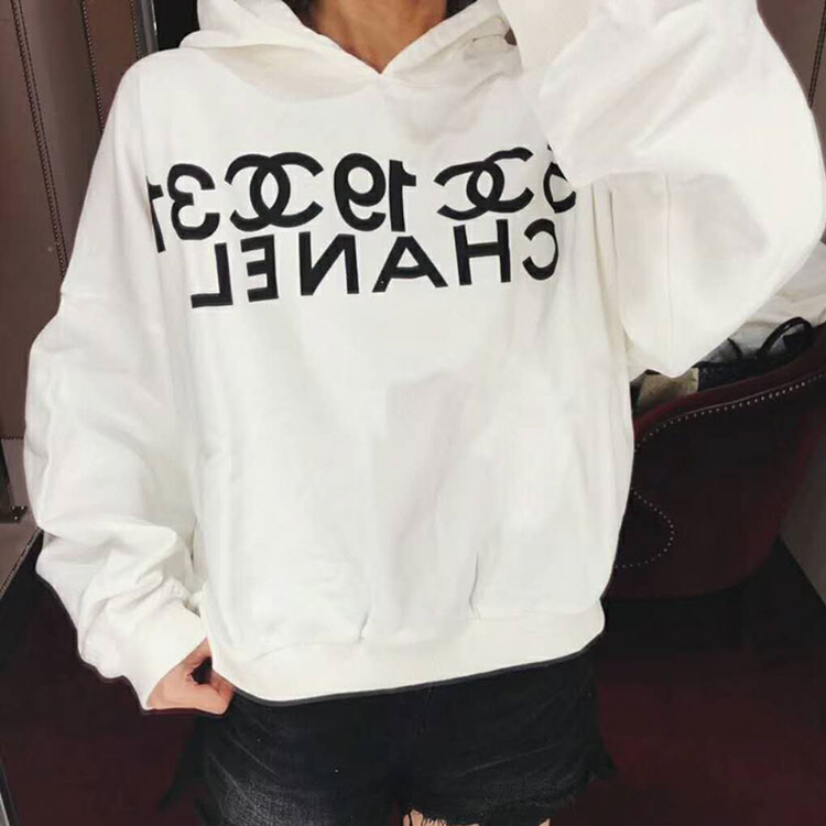 2018 Chanel Pullovers