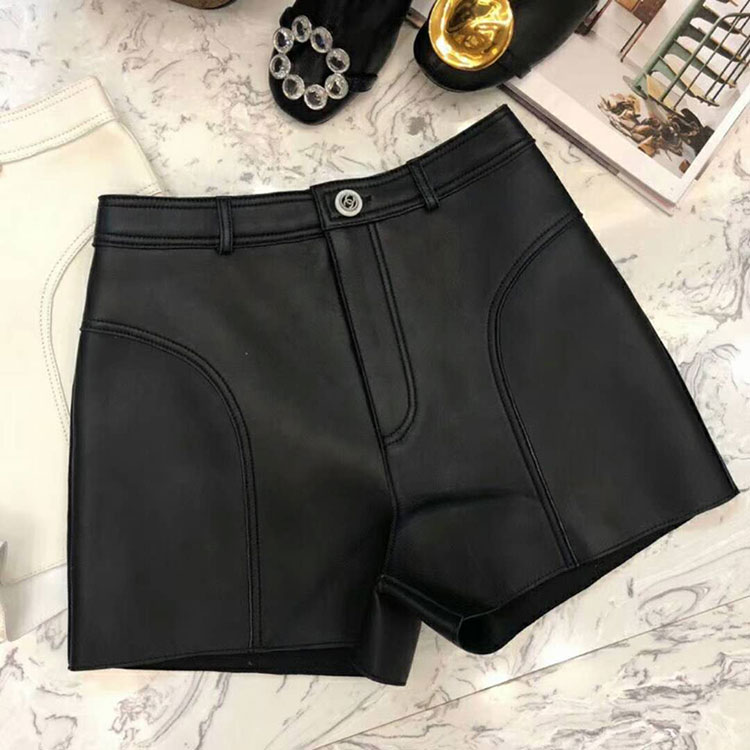 2018 Chanel Shorts in leather