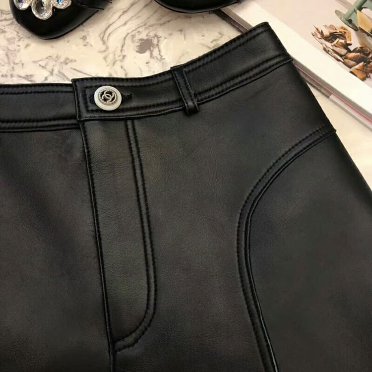 2018 Chanel Shorts in leather