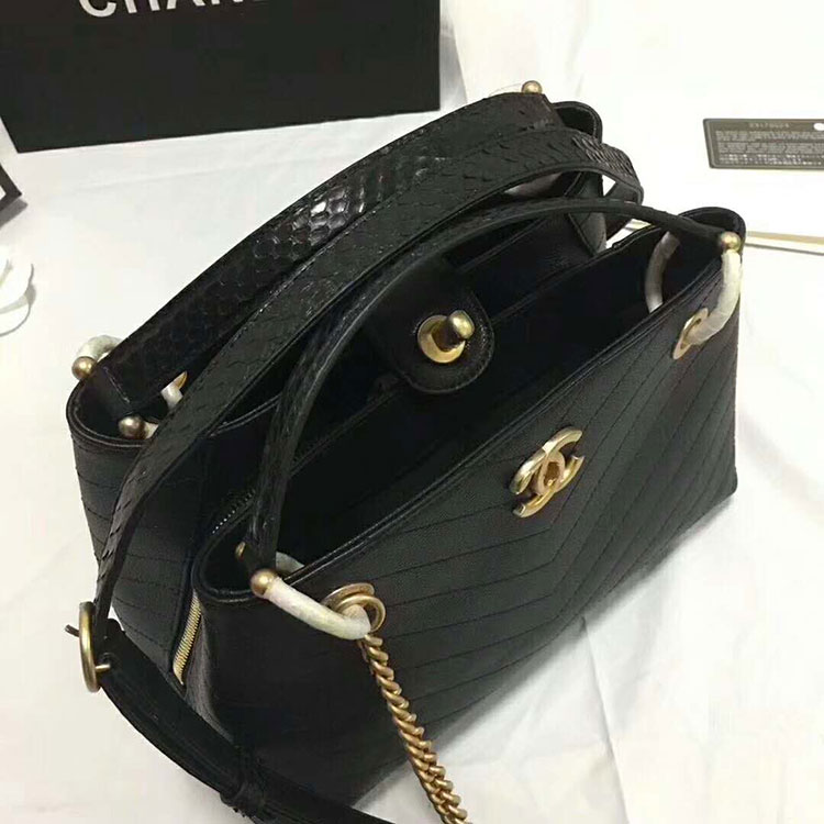 2018 Chanel Small Zipped Shopping Bag