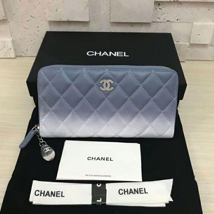 2018 Chanel Zipped Wallet