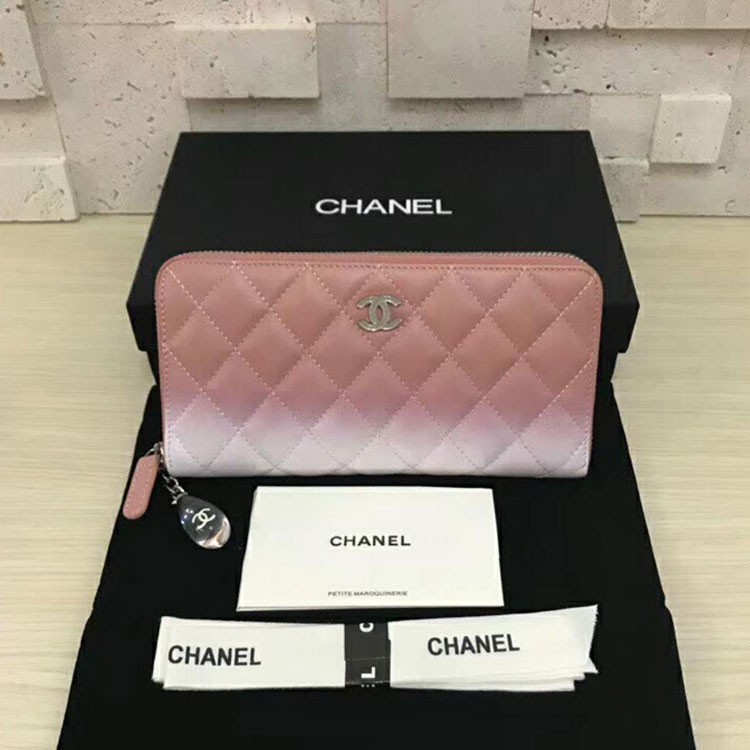 2018 Chanel Zipped Wallet