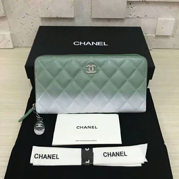 2018 Chanel Zipped Wallet