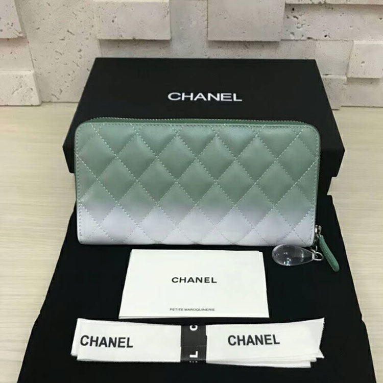 2018 Chanel Zipped Wallet