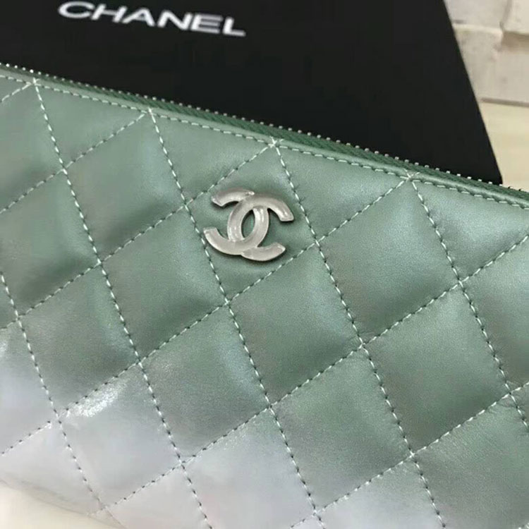 2018 Chanel Zipped Wallet