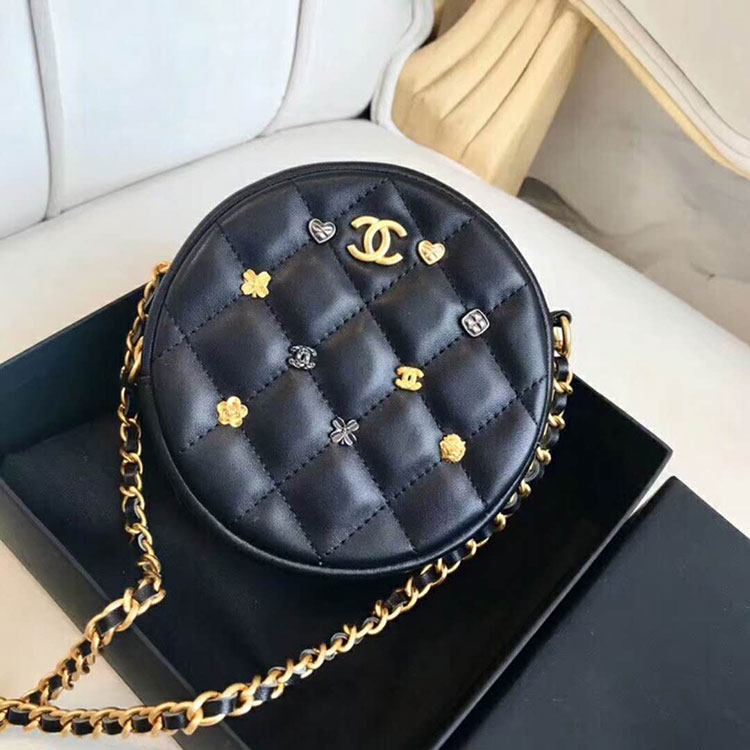 2018 Chanel clutch with chain