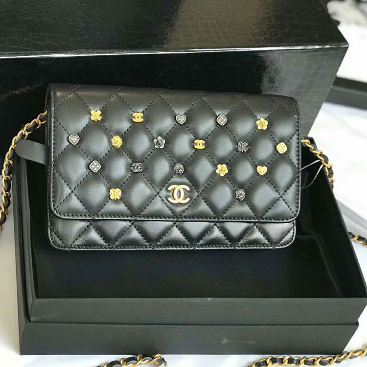 2018 Chanel wallet on chain