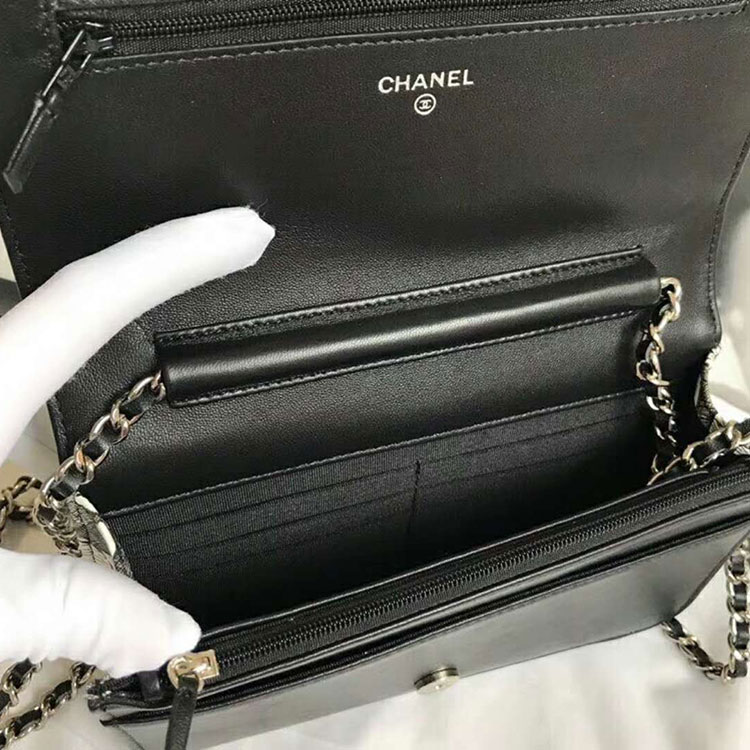 2018 Chanel wallet on chain