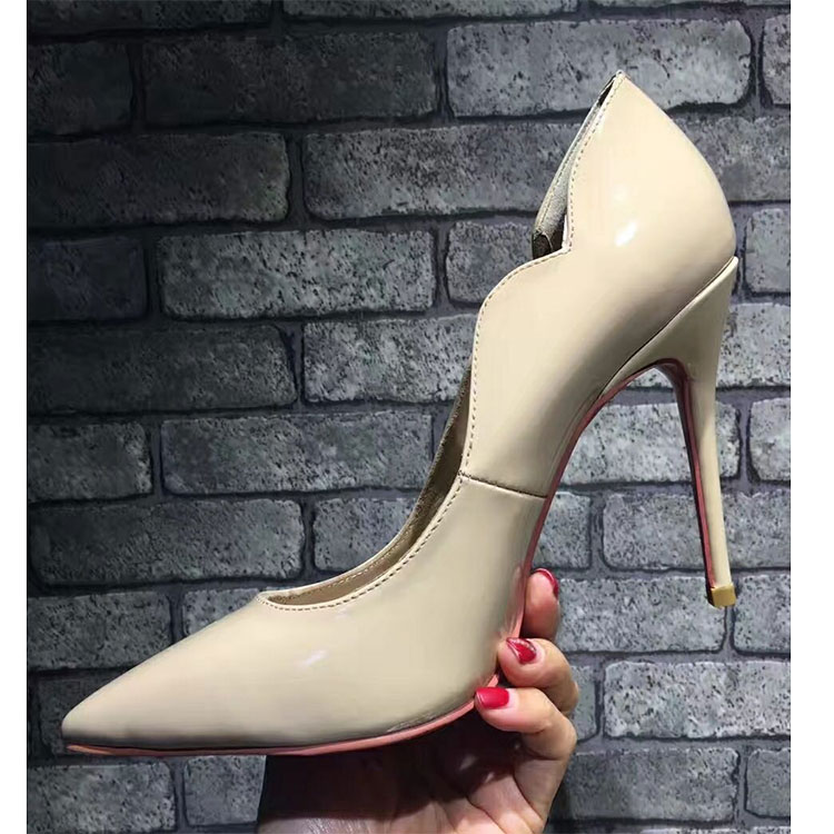 2018 Christian Louboutin Women shoes in Patent leather