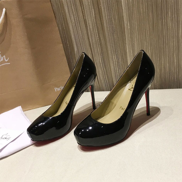 2018 Christian Louboutin Women shoes in Patent leather