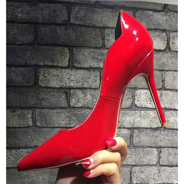 2018 Christian Louboutin Women shoes in Patent leather