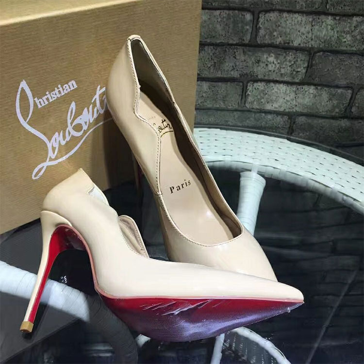 2018 Christian Louboutin Women shoes in Patent leather