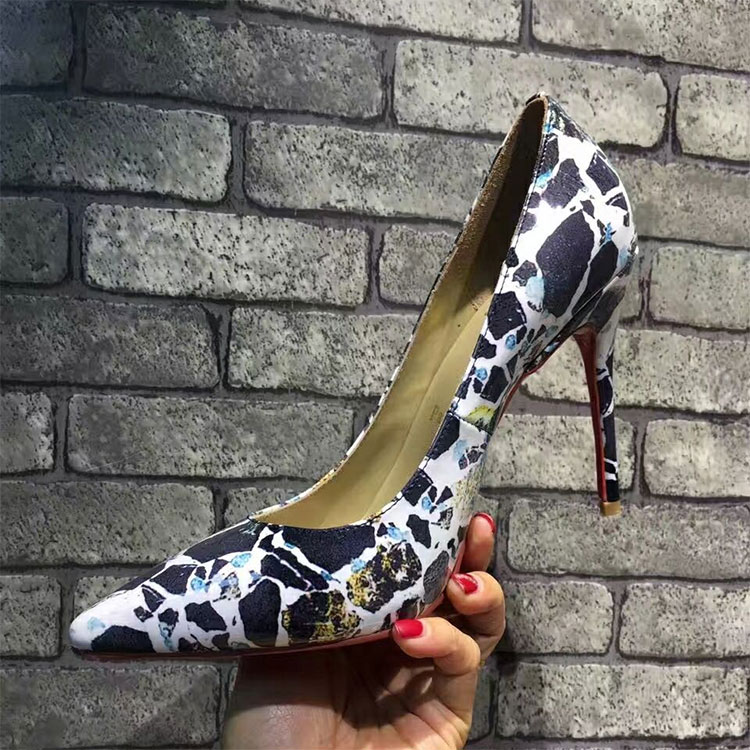 2018 Christian Louboutin Women shoes in Patent leather