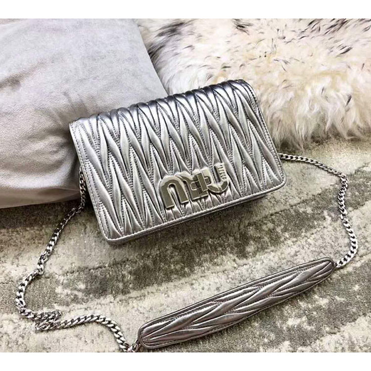 2018 DELICE MIU LOGO MATELASSE LEATHER BAG