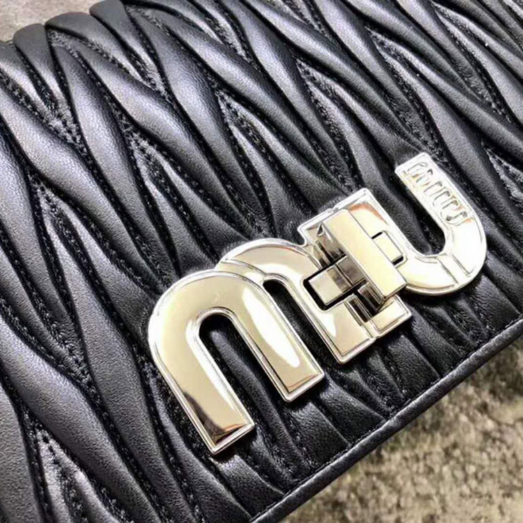 2018 DELICE MIU LOGO MATELASSE LEATHER BAG