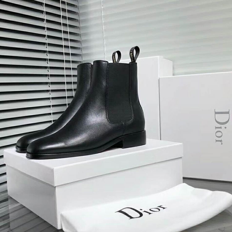 2018 Dior women shoes in Calfskin