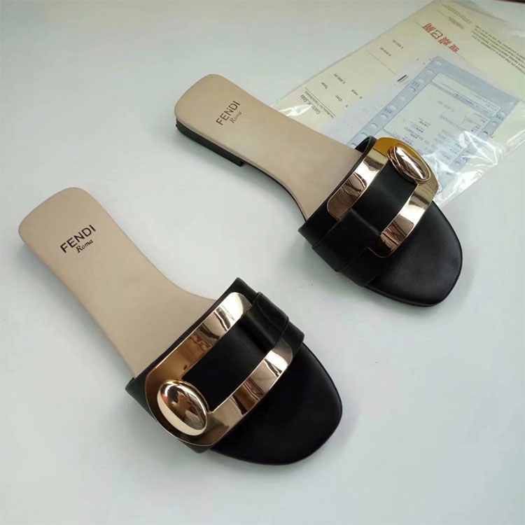 2018 Fendi women Slippers in Calfskin