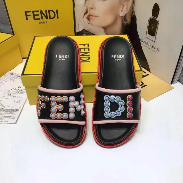 2018 Fendi women Slippers in Calfskin leather