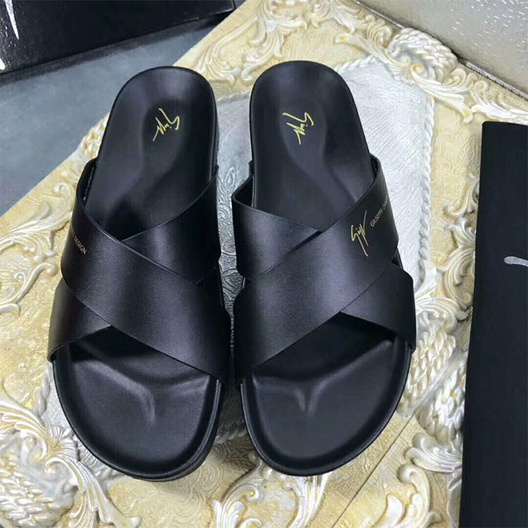 2018 Giuseppe Zanotti men Slippers in Calfskin leather