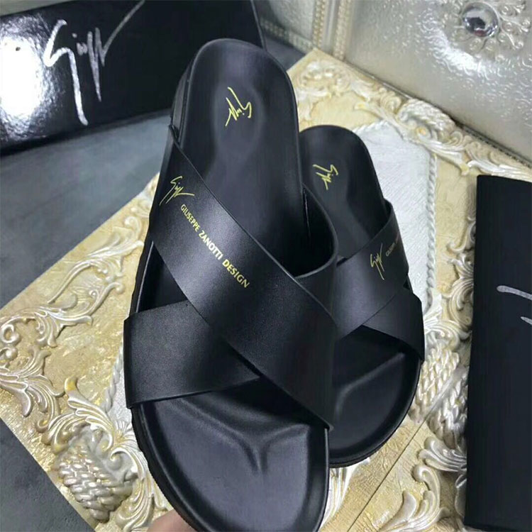 2018 Giuseppe Zanotti men Slippers in Calfskin leather