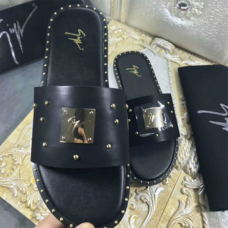 2018 Giuseppe Zanotti men Slippers in Calfskin leather