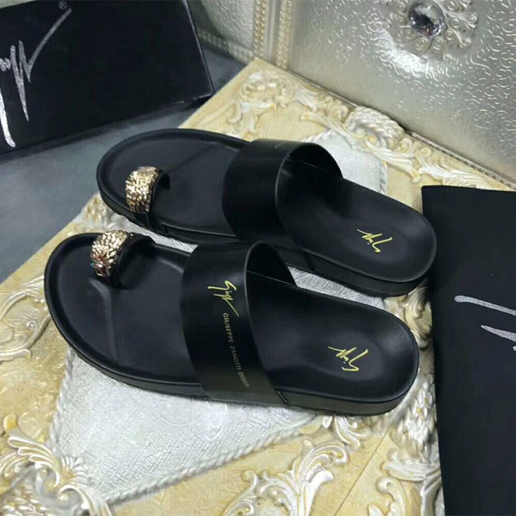 2018 Giuseppe Zanotti men Slippers in Calfskin leather