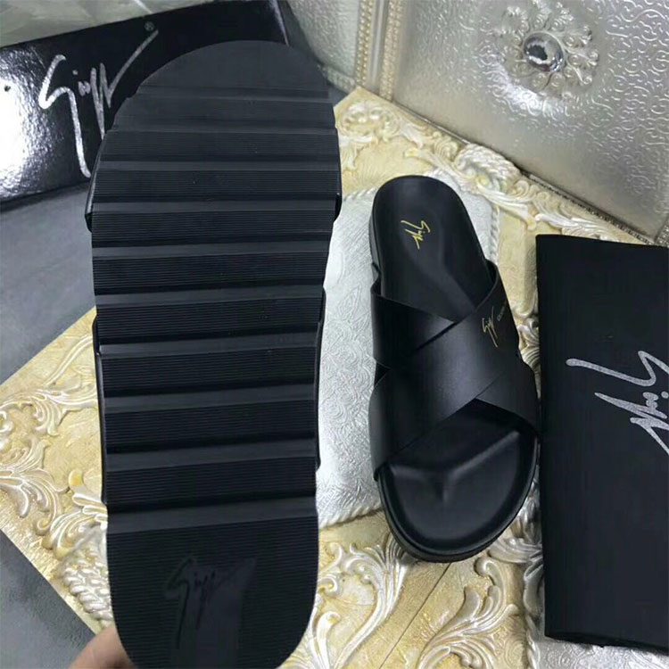 2018 Giuseppe Zanotti men Slippers in Calfskin leather